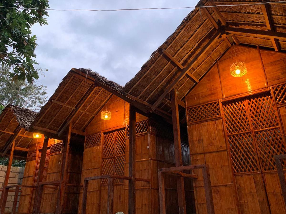 Suba Beach Nipa Huts Daanbantayan Exterior photo